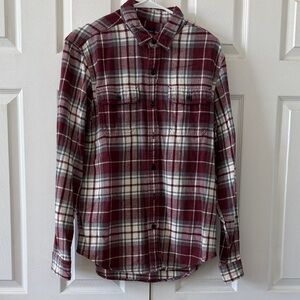 Men’sAmerican Eagle Outfitters Red Gray & White Plaid Casual Button Down Shirt